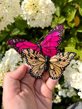 Cargar imagen en el visor de la galería, Décoration murale Lune avec papillons colorés
